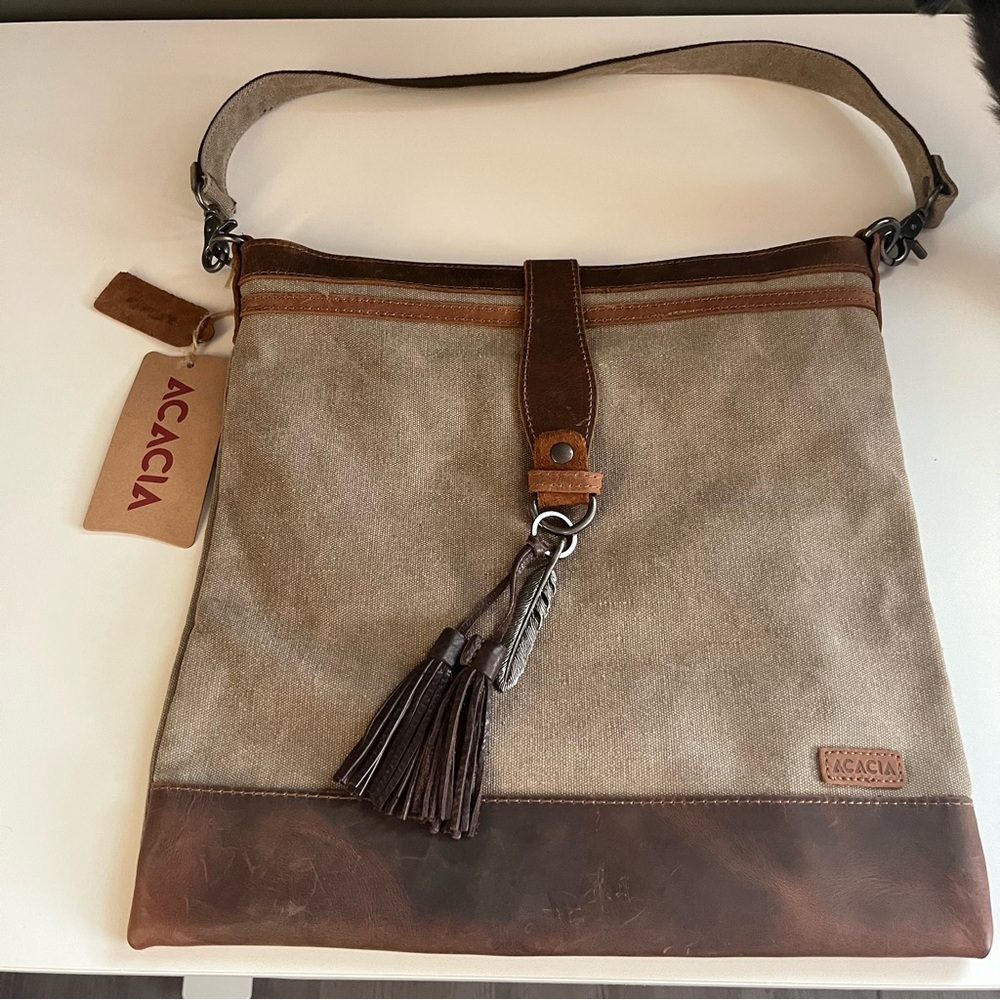 Acacia canvas and leather bag
